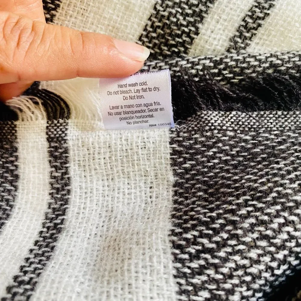 SERRA Oversized Classic Stripped Cozy Blanket Scarf Wrap Fringe Trim One Size